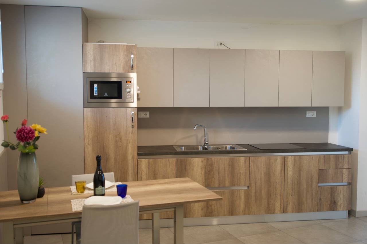Cucina attrezzata dell'appartamento